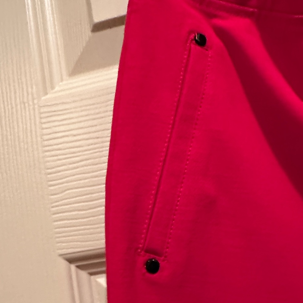 HUE Bold Red Leggings - Picture 4 of 7